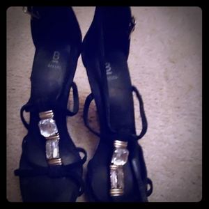 Diamond  and Black Wedges